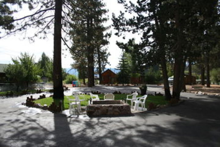 Exterior of Quail Cove Lakeside Lodge