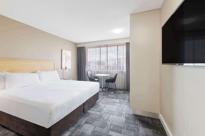 Room 33 of 69