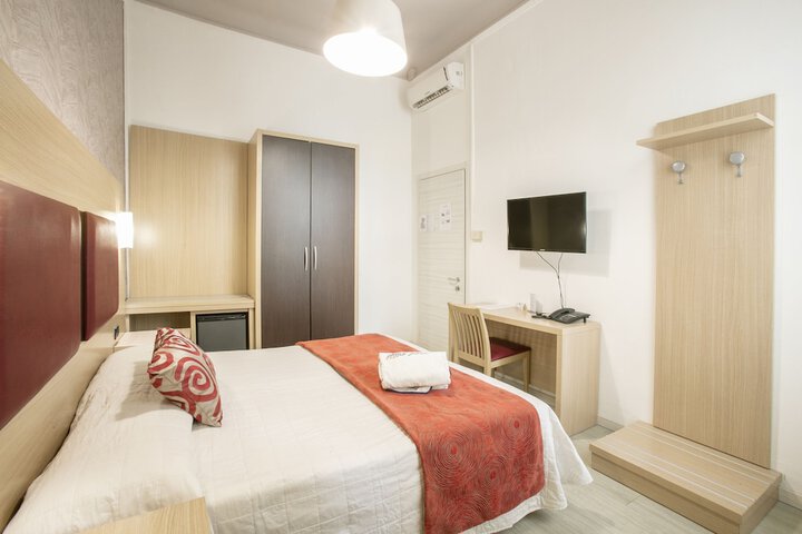 Room 25 of 96