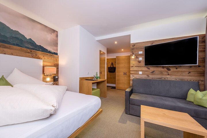 Room 14 of 72
