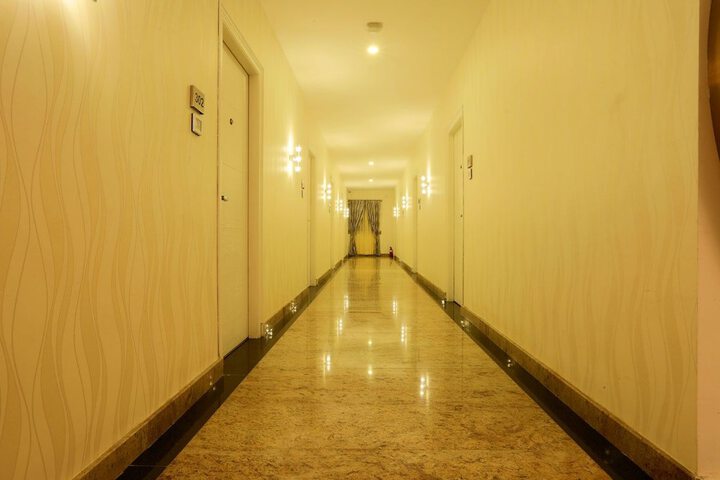 Ballroom/Hall 33 of 39