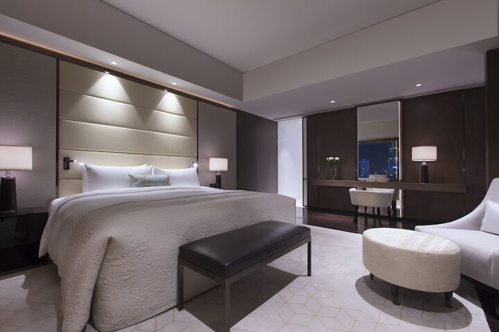 Room 4 of 80