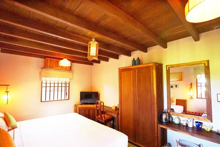 Room 13 of 52
