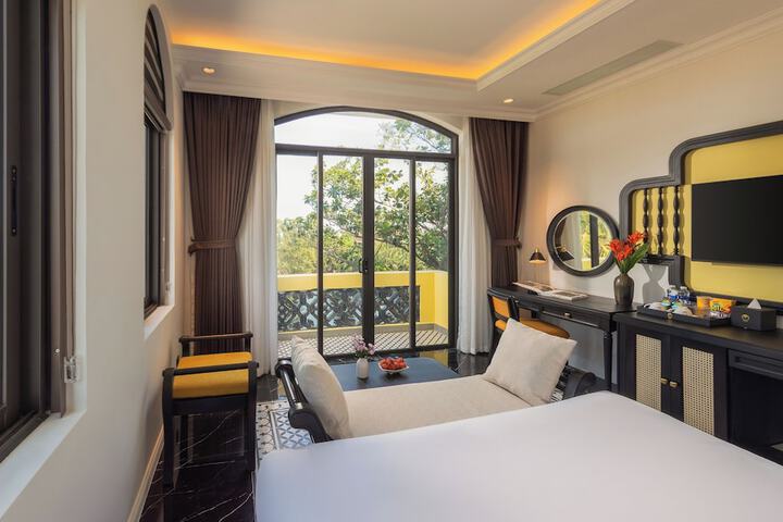 Room 34 of 107