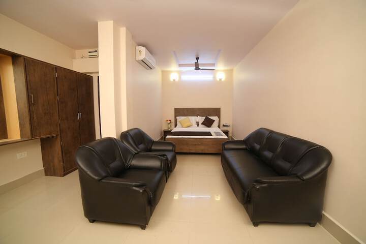 Room 17 of 24