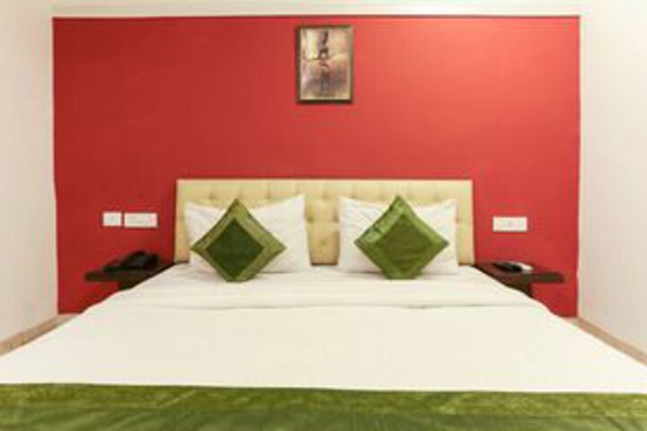 Room 28 of 43