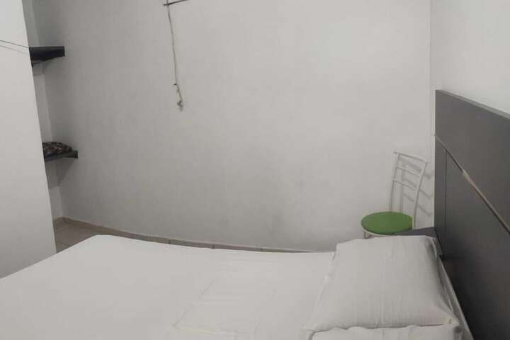 Room 13 of 44