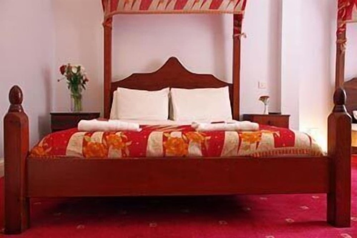 Room 33 of 69