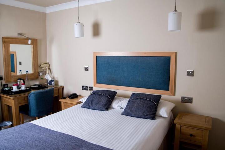 Room 3 of 27