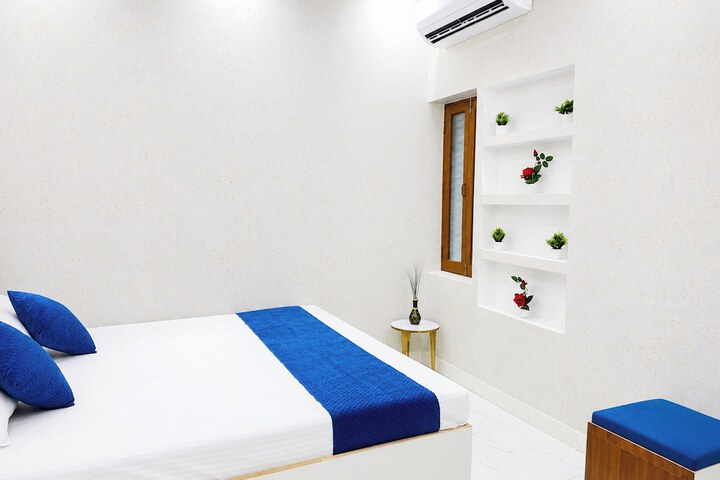 Room 3 of 12