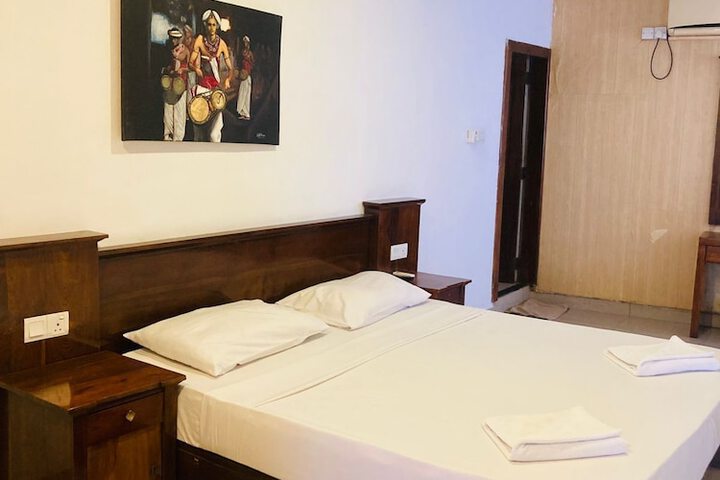 Room 3 of 19