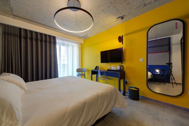 Room 9 of 62