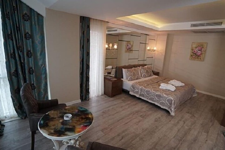 Room 13 of 31