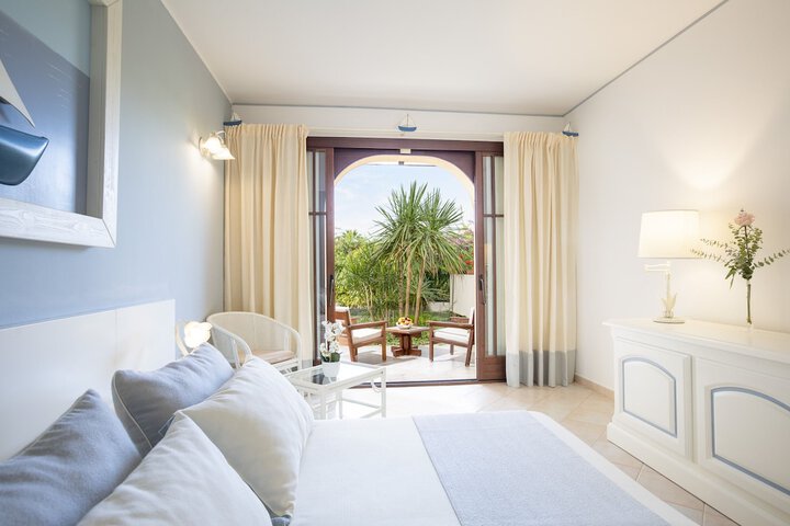 Room 3 of 25