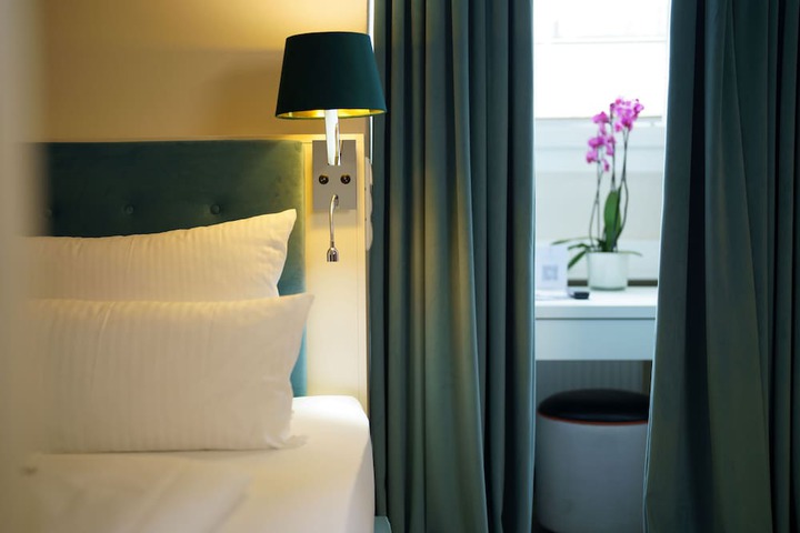 Room 54 of 73