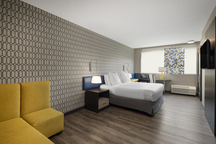 Room 14 of 27
