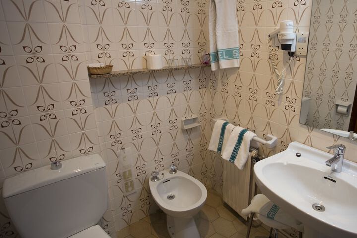 Room 40 of 67