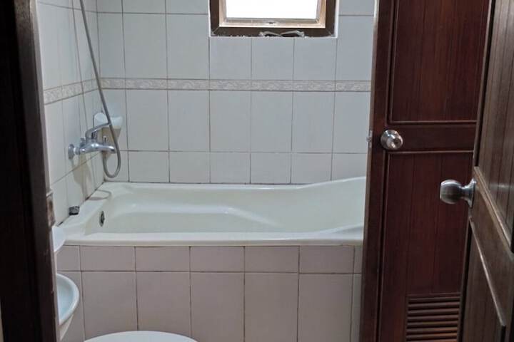 Room 53 of 84
