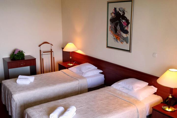 Room 34 of 96