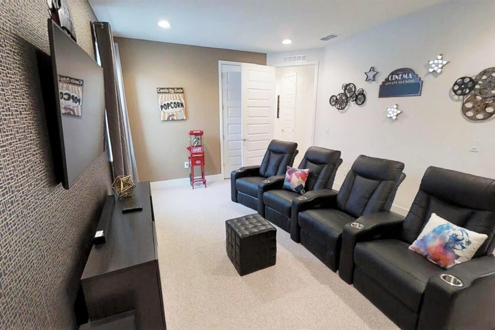Room 14 of 25