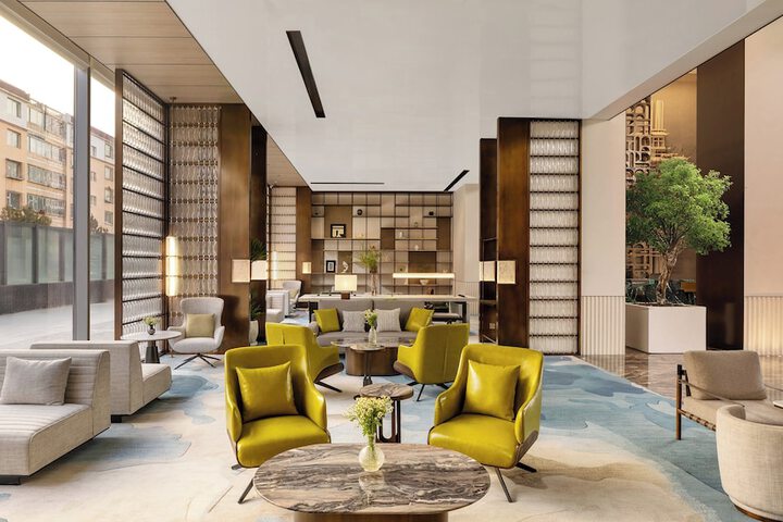 Lounge 41 of 57