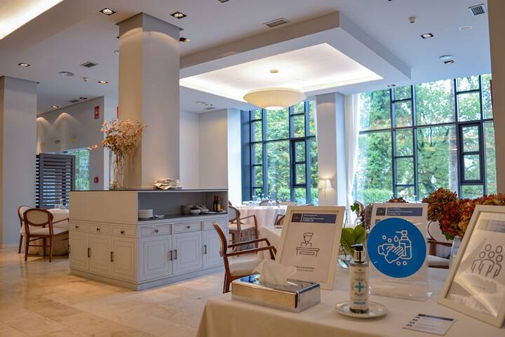 Dining Photos