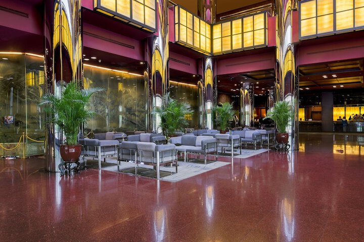 Entrance & Lobby