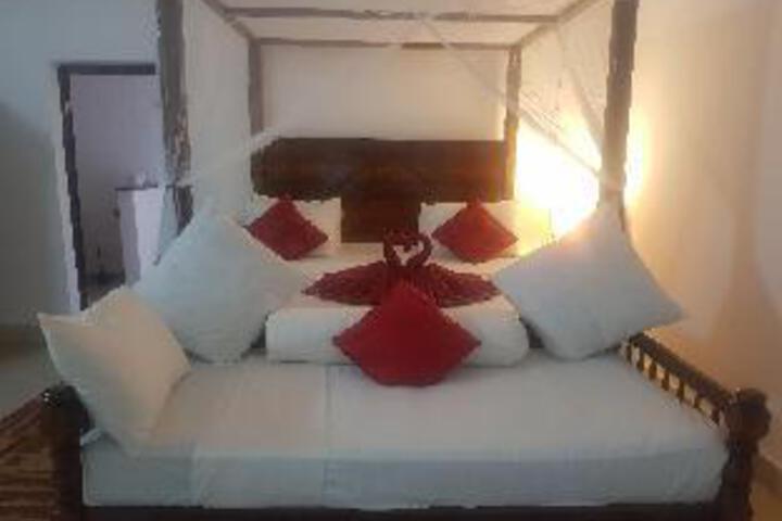 MBV Hotel & Annex