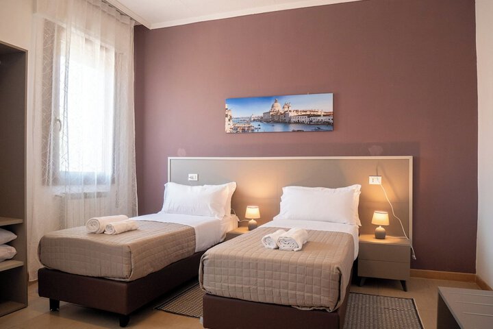 Room 10 of 45