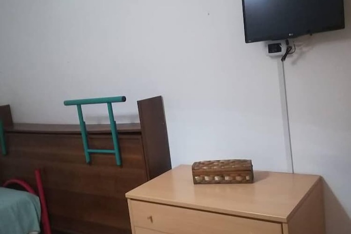 Room 16 of 77