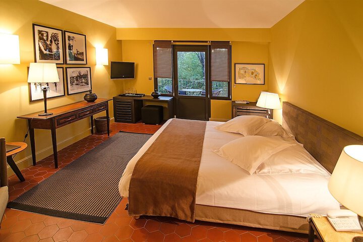 Room 3 of 50