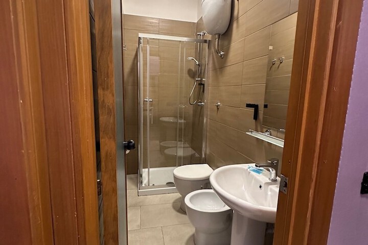 Room 9 of 14