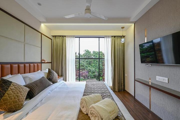 Room 10 of 27