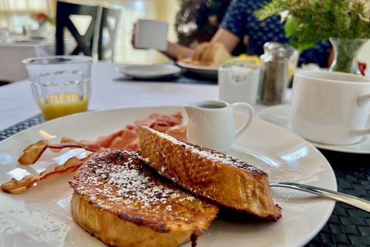 Breakfast/Coffee Service 61 of 77