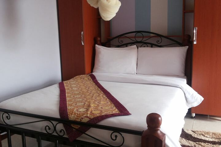 Room 10 of 21