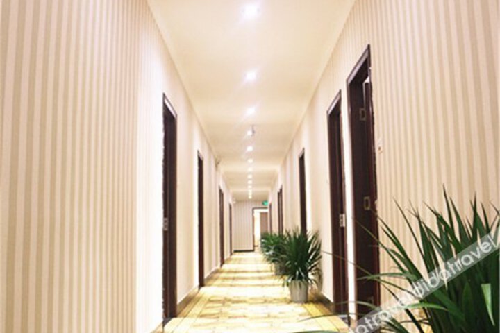 Changsha Meijing Hotel (Desiqin Plaza Jingwanzi Branch)