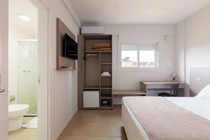 Room 9 of 34