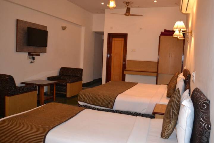 Room 16 of 103