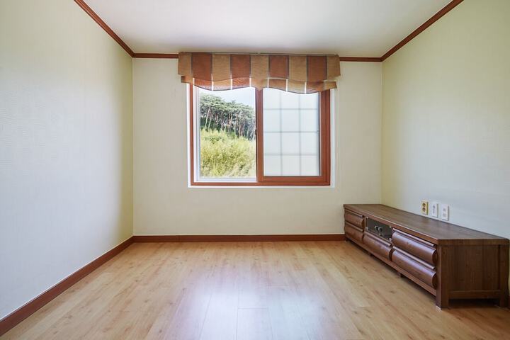 Room 49 of 82