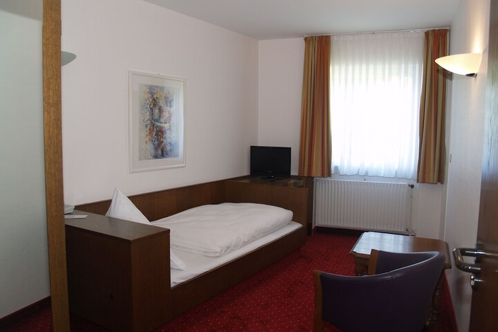 Room 4 of 58