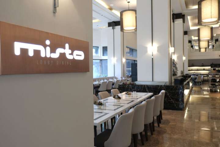 Dining 16 of 26
