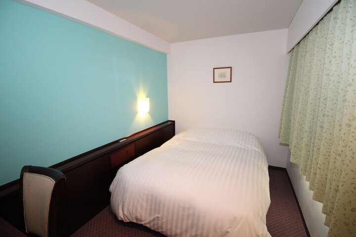 Room 4 of 20