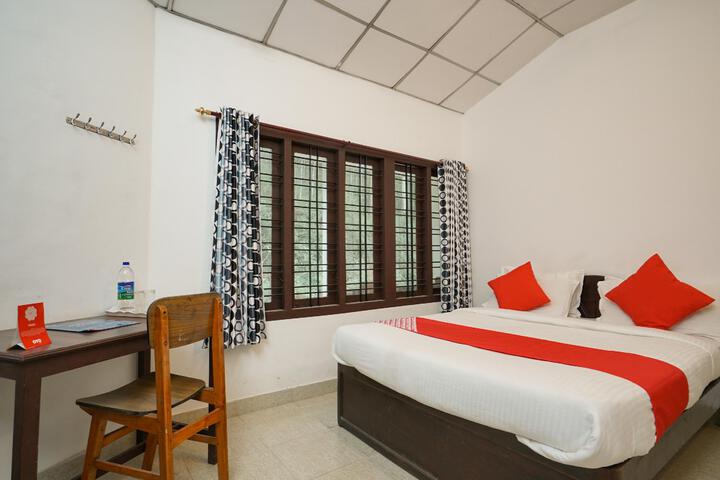 Room 4 of 7