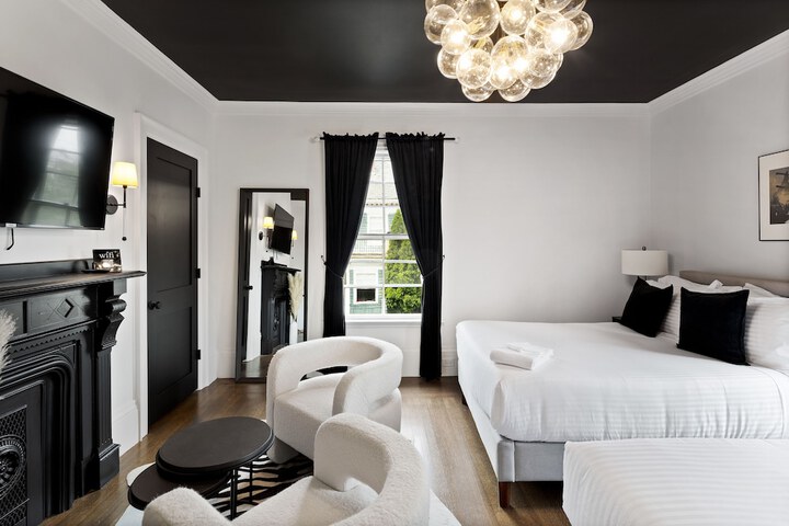 Room 16 of 46