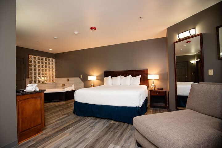 1 King Bed Accessible (43 of 54)