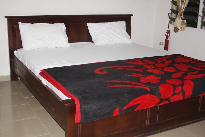 Room 4 of 5