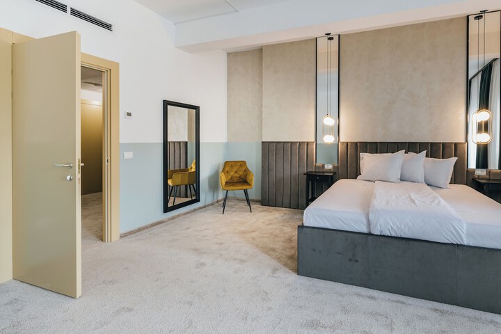 Room 19 of 65