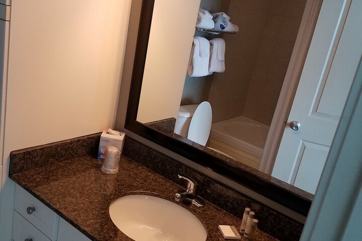 Room 142 of 190