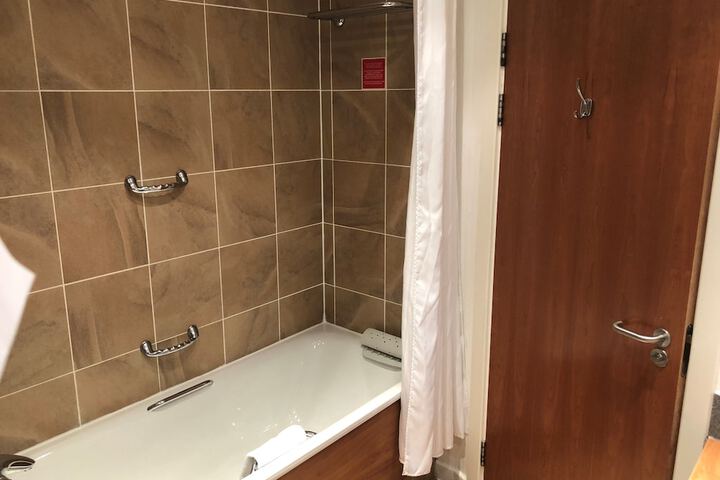Room 12 of 40