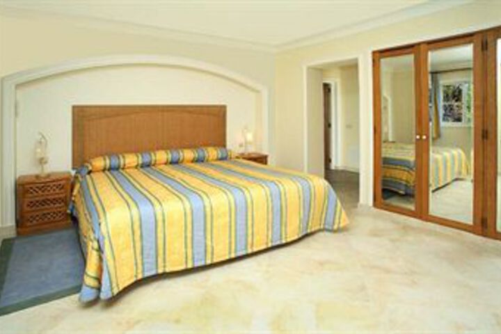 Room 14 of 41